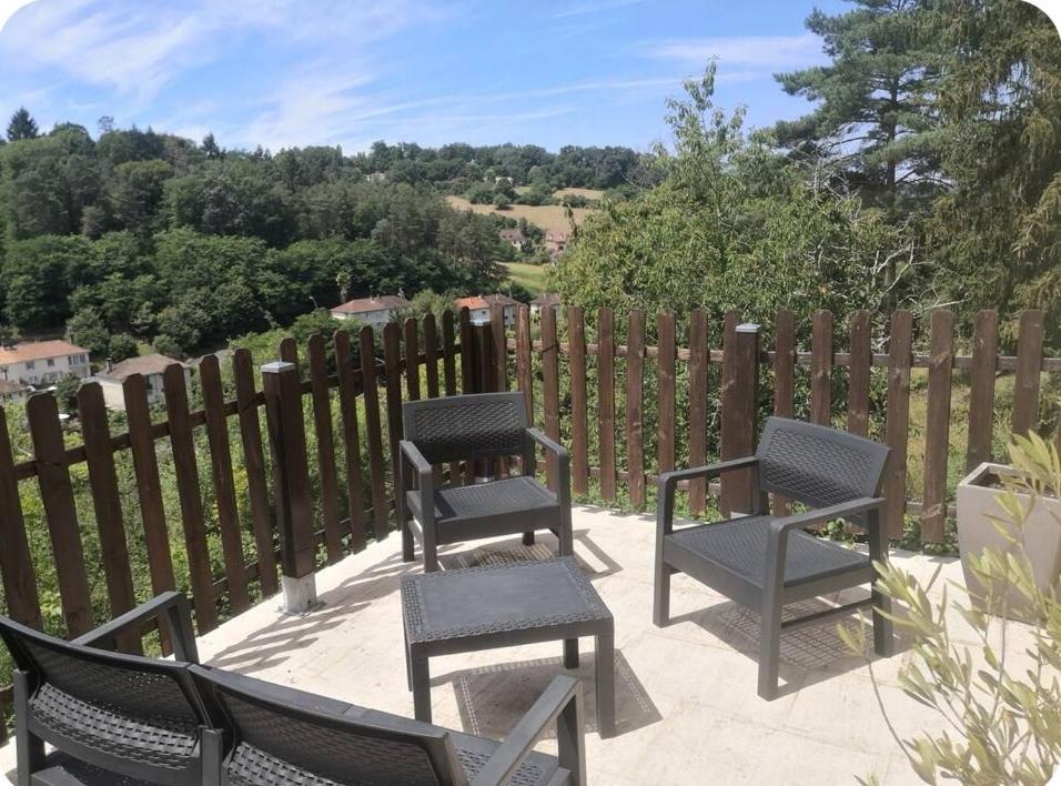 Chambre Meublee Avec Vue Panoramique A Perigueux Sanilhac  Экстерьер фото